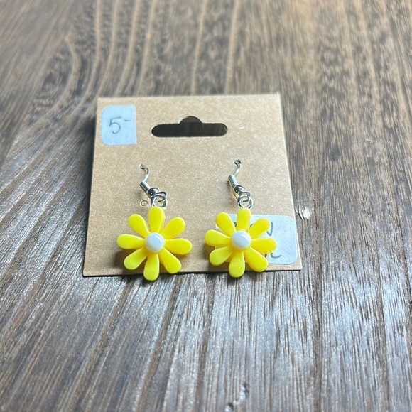 Flower Earrings - Picture 1 of 1